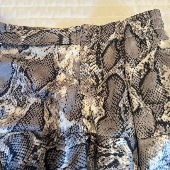 Snake Print Skirt satin - Picture 5 of 6